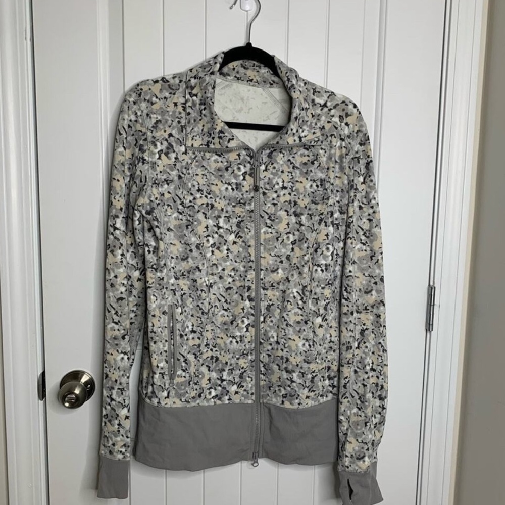 Lululemon Nice Asana zip up jacket lounge yoga size 12